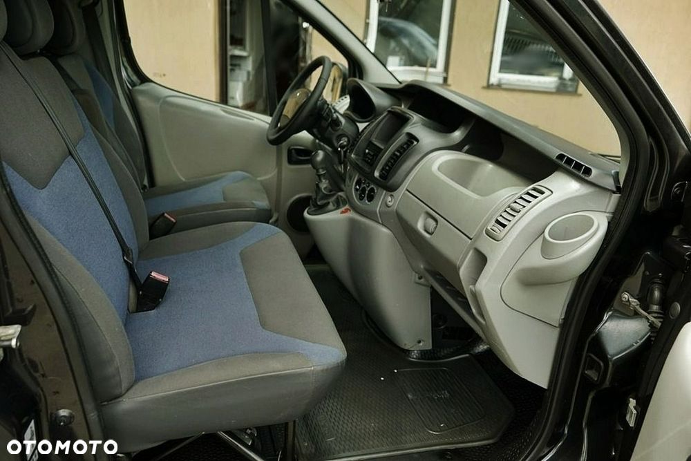 Renault Trafic - 16