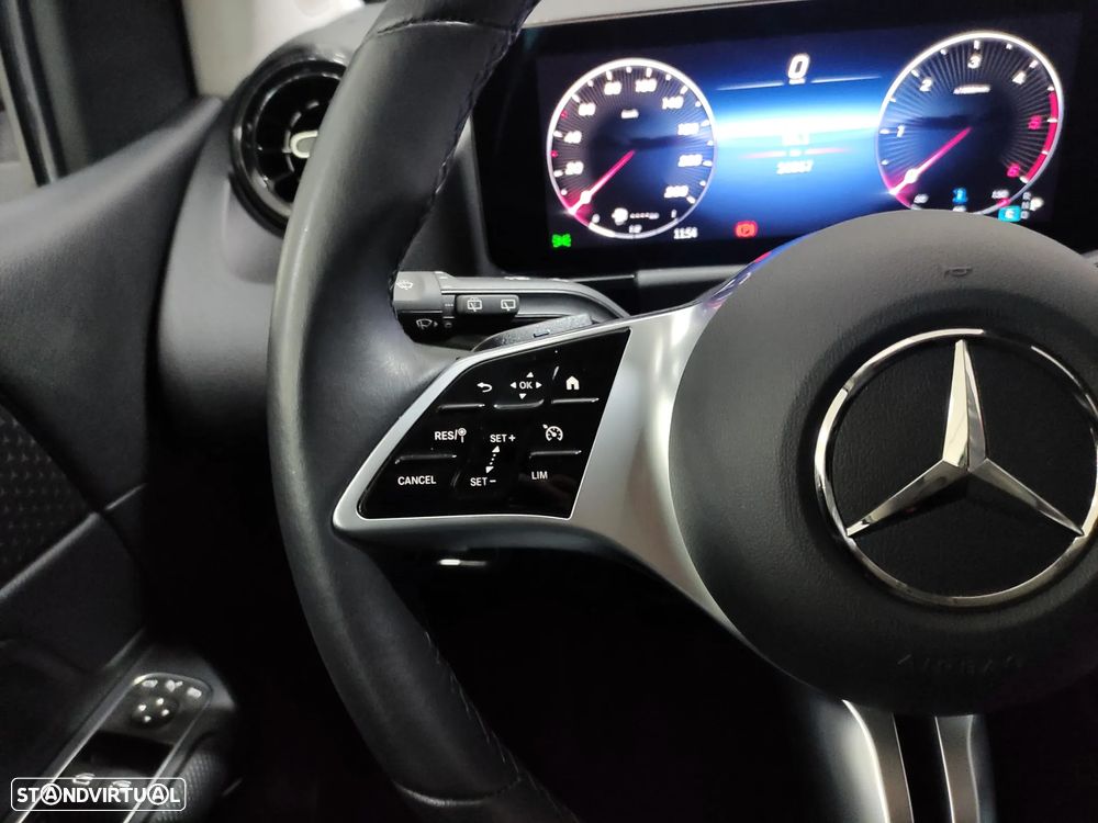 Mercedes-Benz B 180 d - 11