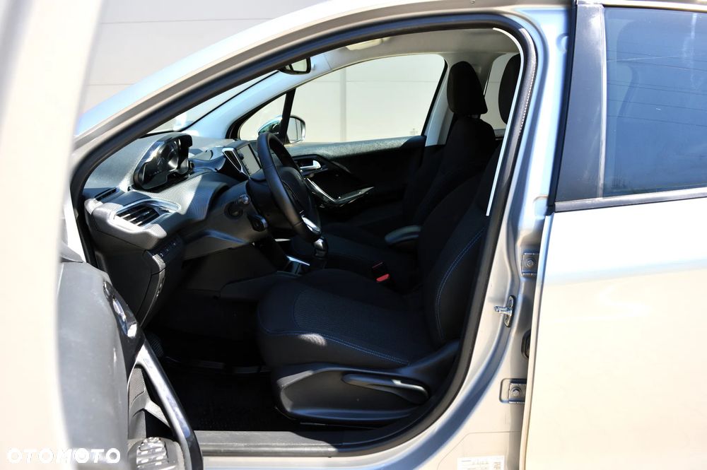 Peugeot 208 1.2 PureTech Allure - 6