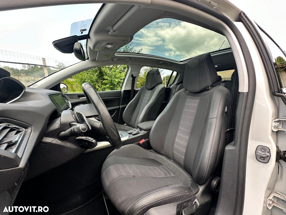 Peugeot 308 1.2L PureTech S&S EAT8 Allure - 15