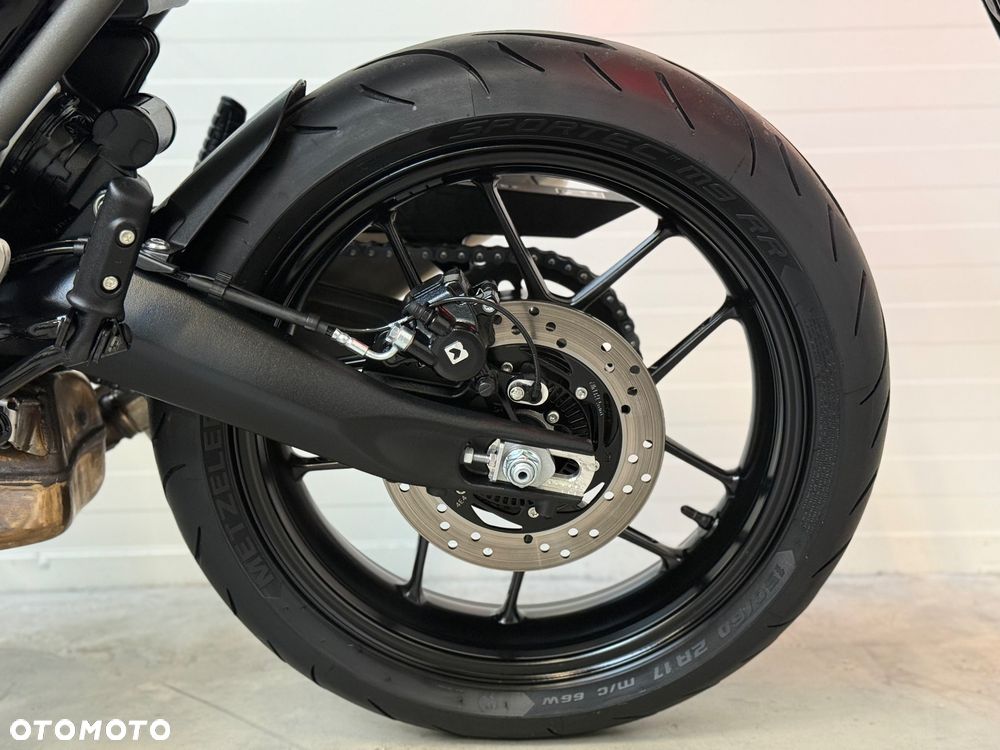 Triumph Inny - 31