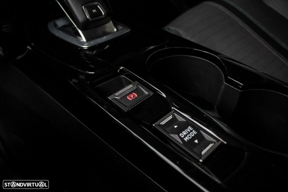 Peugeot 2008 1.2 PureTech Allure EAT8 - 18