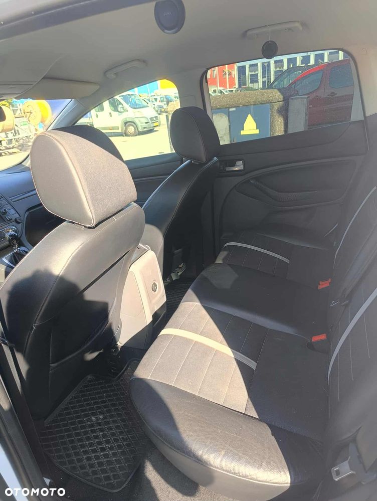 Ford Kuga 2.0 TDCi 4WD Titanium - 4