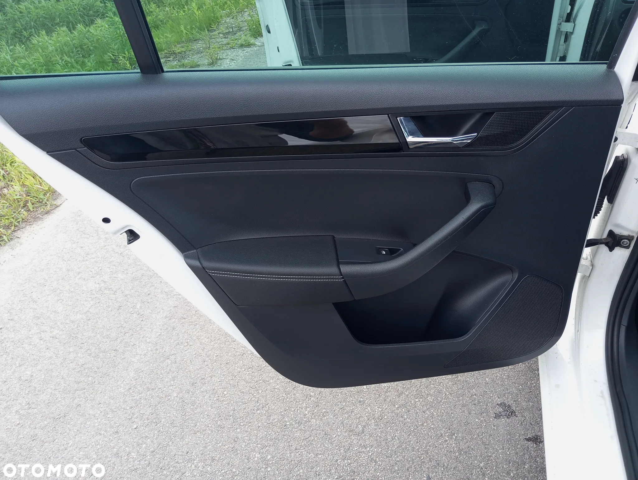 Skoda RAPID 1.0 TSI Style - 25