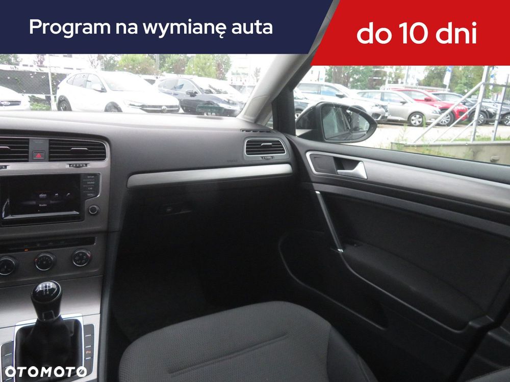 Volkswagen Golf - 10