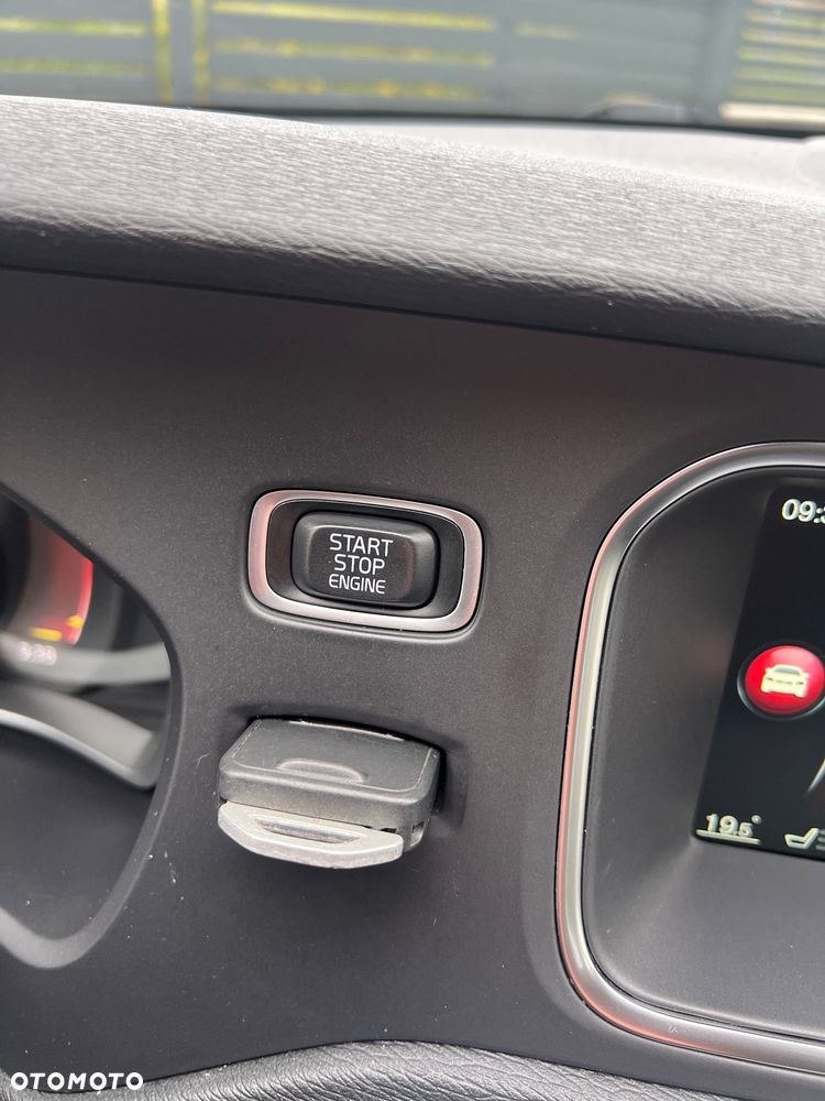 Volvo V40 D2 Drive-E Momentum - 32