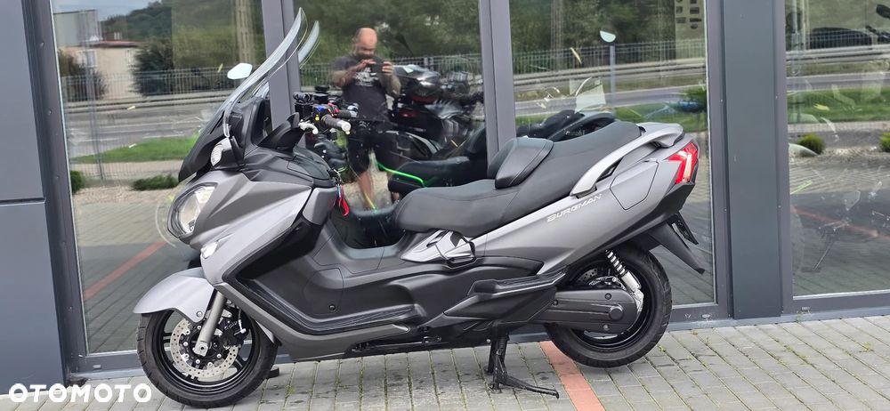 Suzuki Burgman - 22
