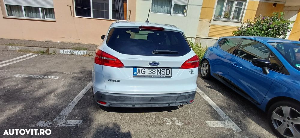 Ford Focus 2.0 TDCI Powershift Titanium - 16