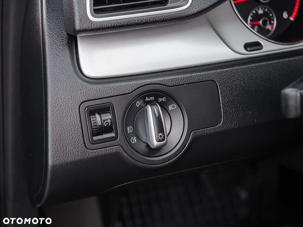 Volkswagen Passat - 18