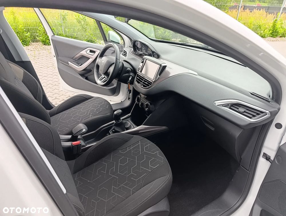 Peugeot 2008 - 9