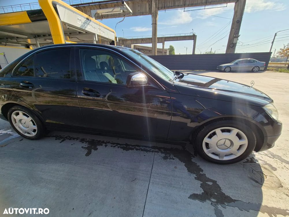 Mercedes-Benz C 220 T CDI Classic - 10