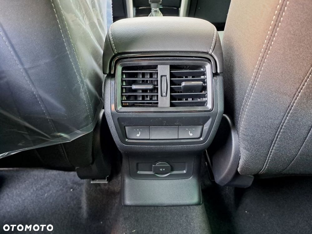 Skoda Karoq 1.5 TSI ACT Sportline DSG - 9