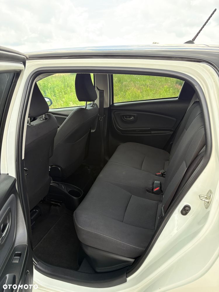 Toyota Yaris Hybrid 100 Premium - 9