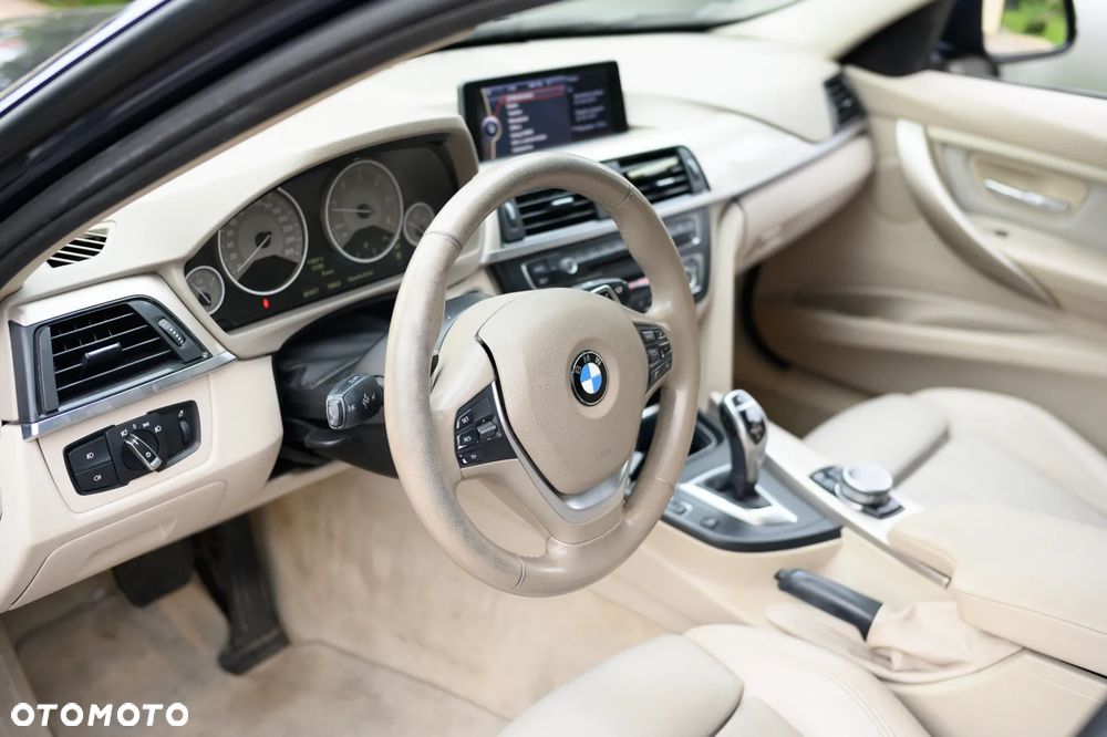 BMW Seria 3 - 32