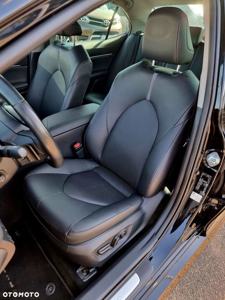 Toyota Camry 2.5 Hybrid Executive CVT - 19