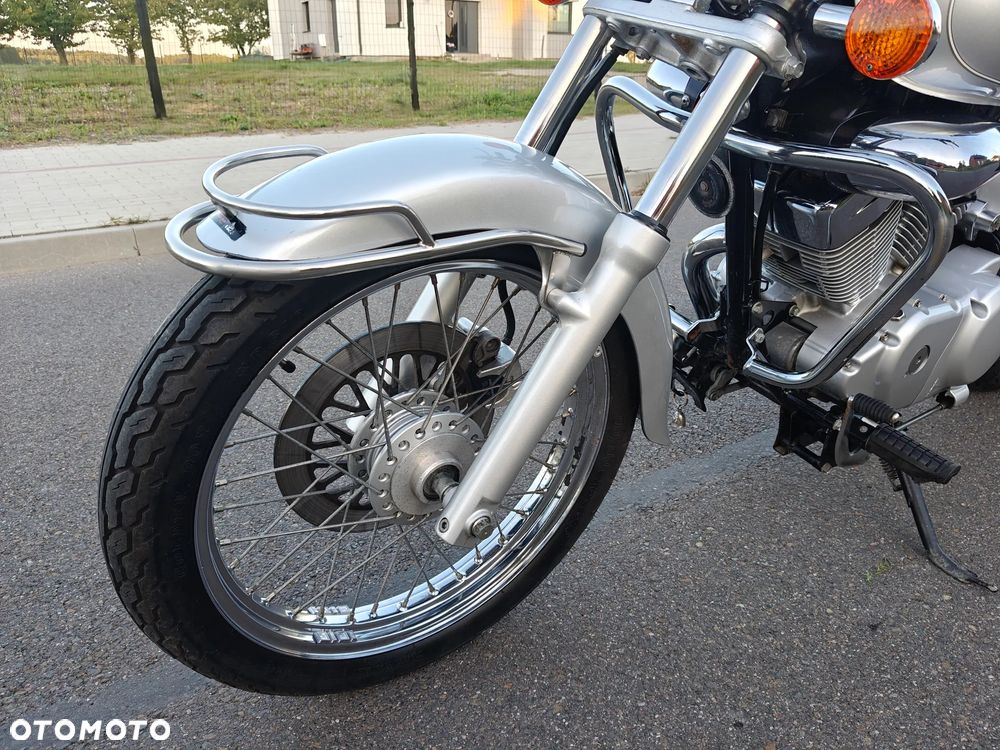 Suzuki Intruder - 11