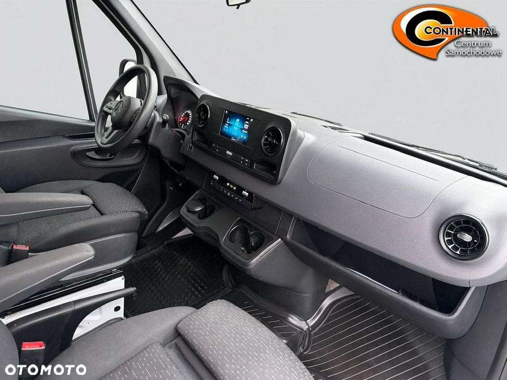 Mercedes-Benz Sprinter - 6