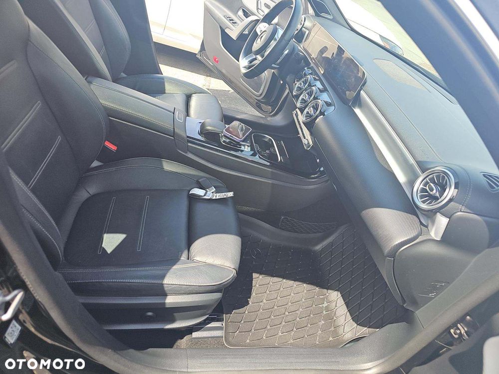 Mercedes-Benz CLA 250 4Matic 7G-DCT AMG Line - 8