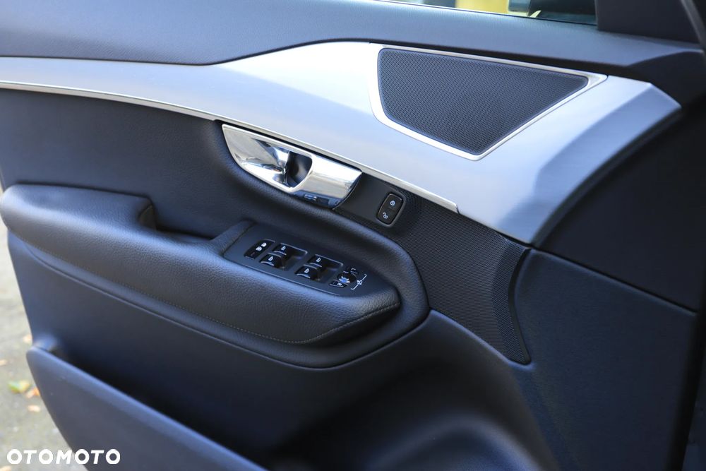 Volvo XC 90 - 12