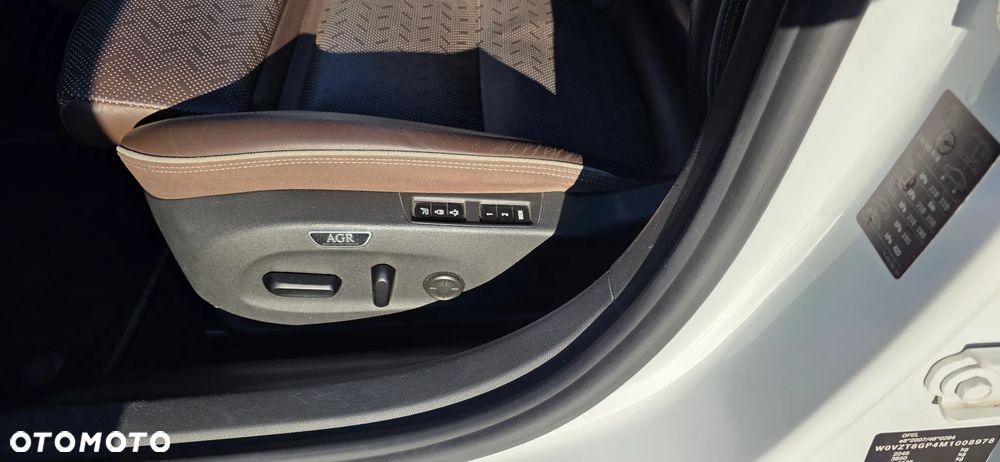 Opel Insignia - 8