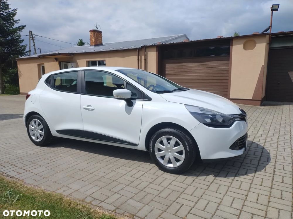 Renault Clio 1.2 16V 75 Life - 12