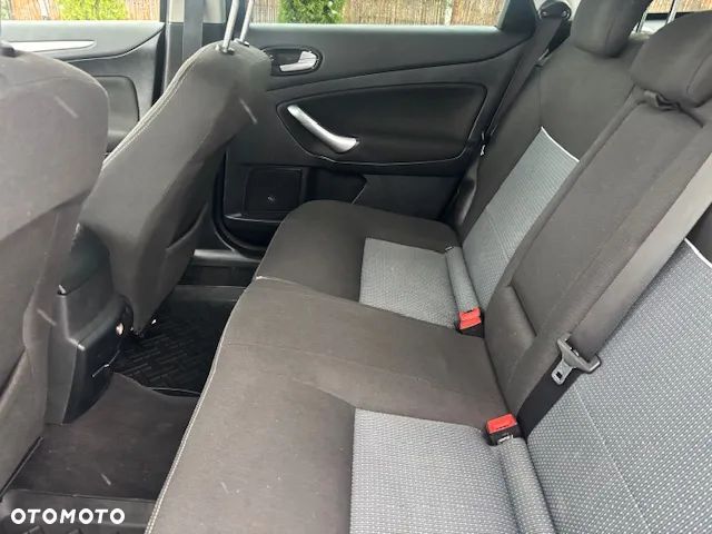 Ford Mondeo 1.6 Ti-VCT Concept - 22