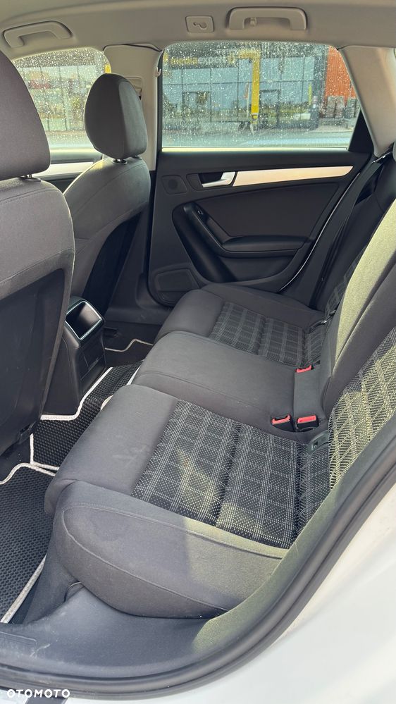 Audi A4 Avant 2.0 TDI - 10