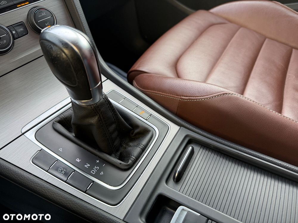 Volkswagen Golf 1.6 TDI (BlueMotion Technology) DSG Trendline - 8