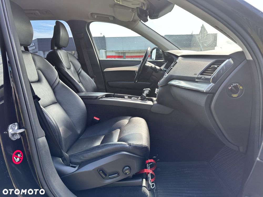 Volvo XC 90 D5 AWD Momentum - 6