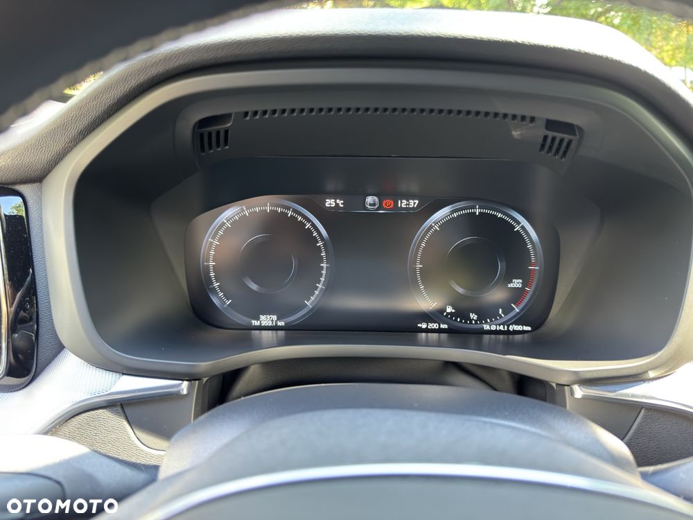 Volvo XC 60 B5 D AWD R-Design - 18