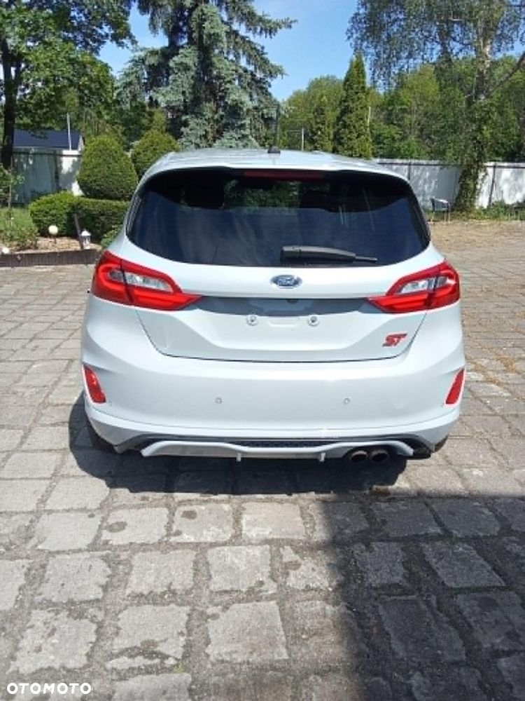 Ford Fiesta - 4