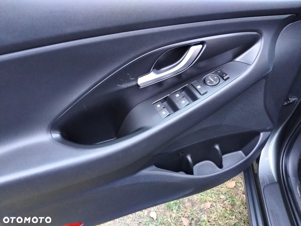 Hyundai i30 1.5 DPI Classic + - 9