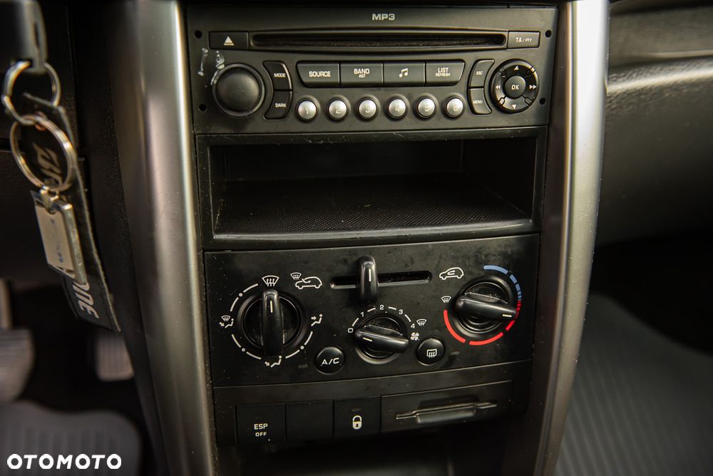 Peugeot 207 120 VTi Premium - 25