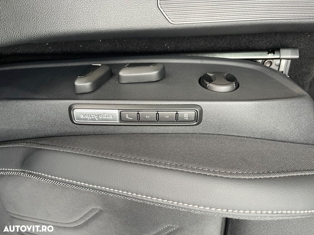 Volkswagen Golf 1.5 eTSI DSG MHEV Style - 13