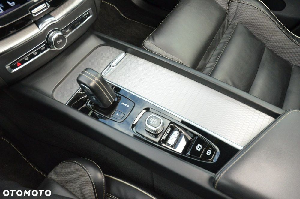 Volvo XC 60 B4 D AWD Geartronic RDesign - 21