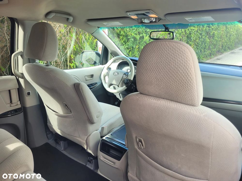 Toyota Sienna 3.5 V6 - 32