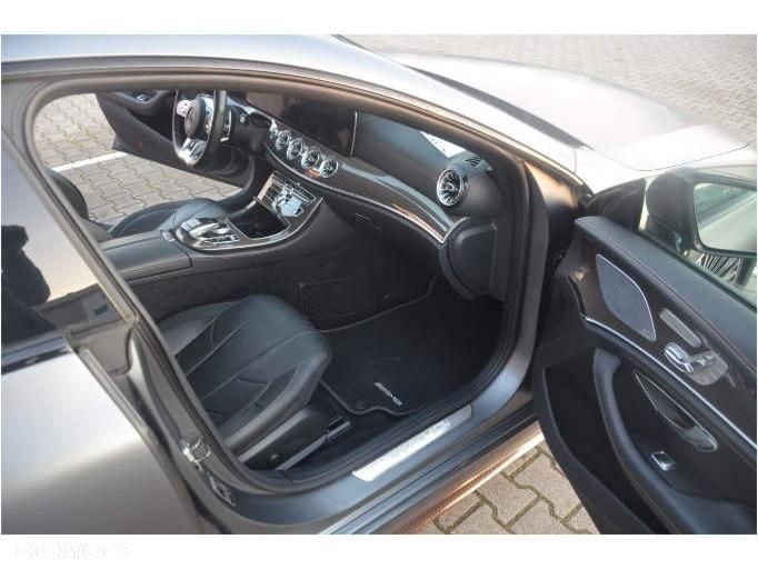 Mercedes-Benz CLS - 28