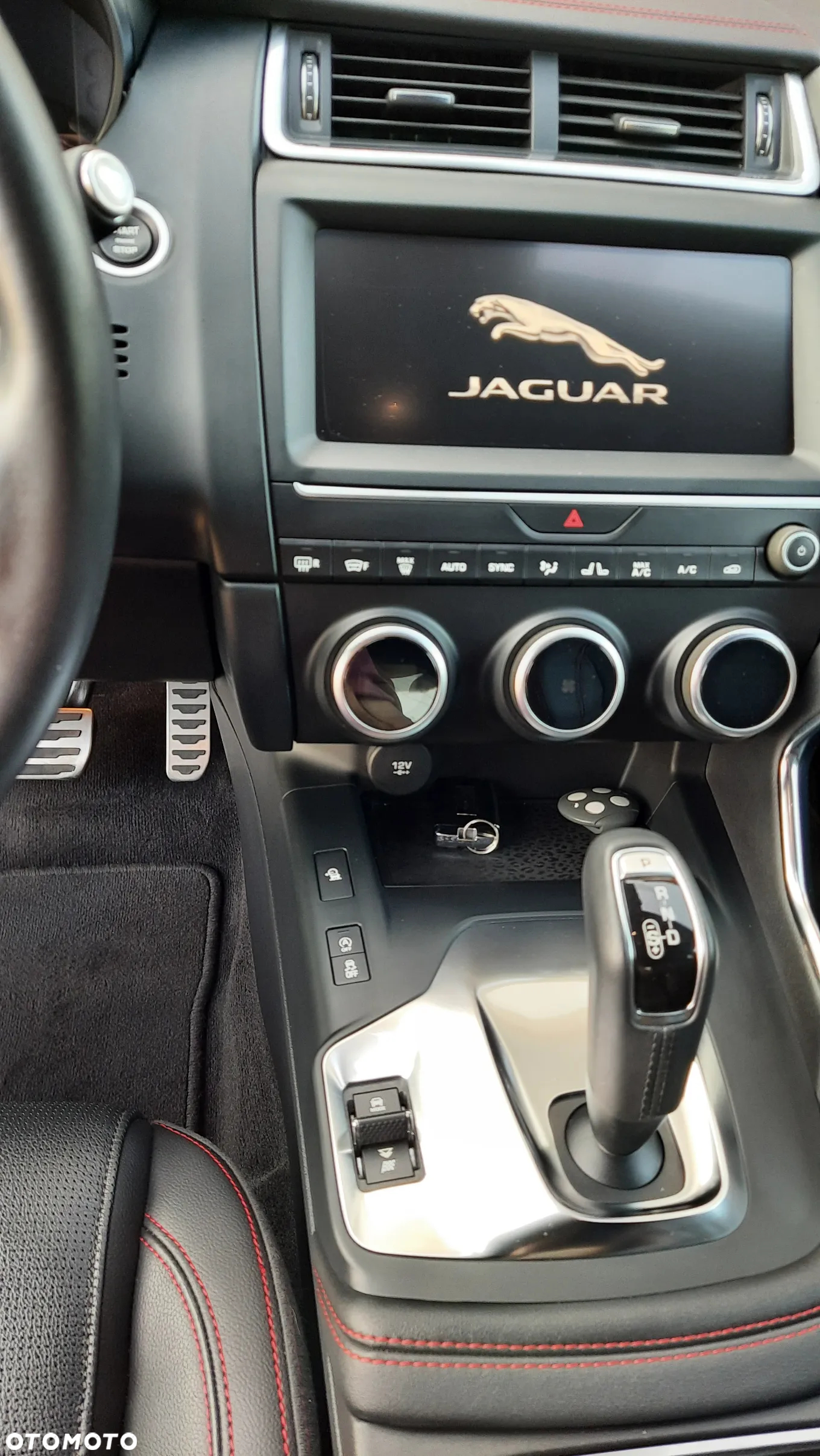Jaguar E-Pace P250 AWD R-Dynamic - 15