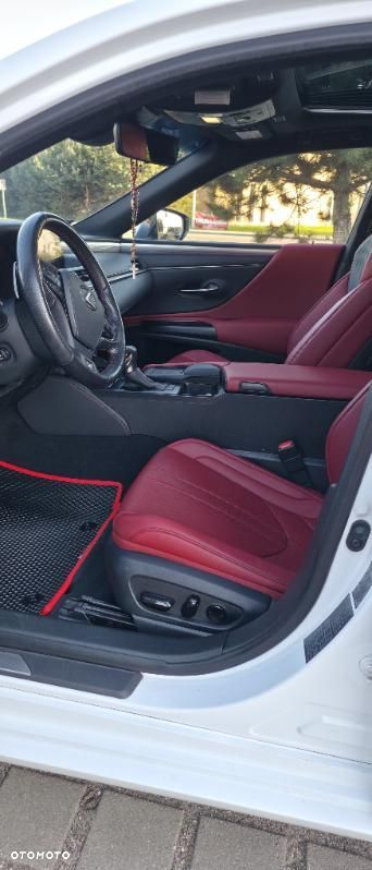 Lexus ES 300h F Sport - 11