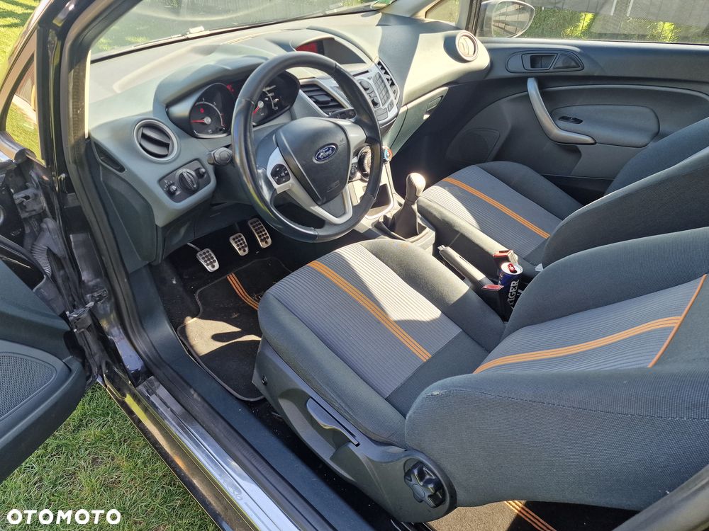 Ford Fiesta - 6