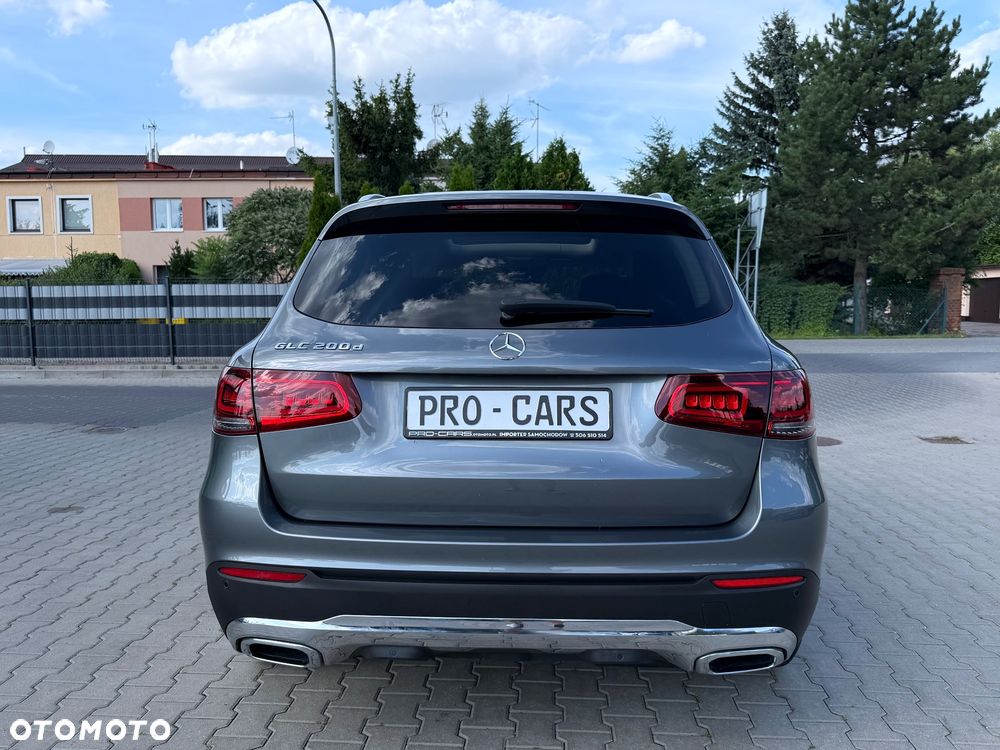 Mercedes-Benz GLC - 12