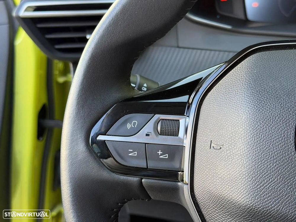 Peugeot 208 1.2 PureTech Allure - 24