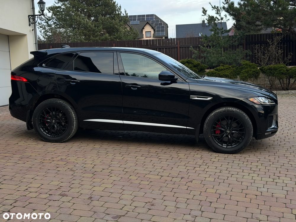 Jaguar F-Pace S AWD - 4