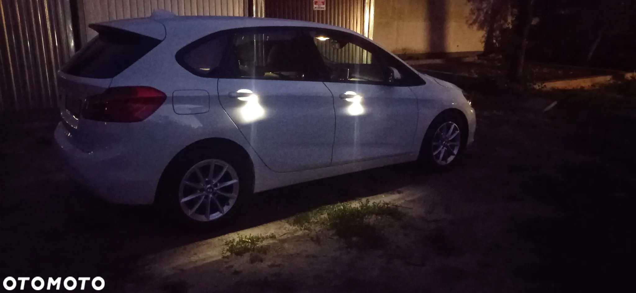 BMW Seria 2 216d - 26