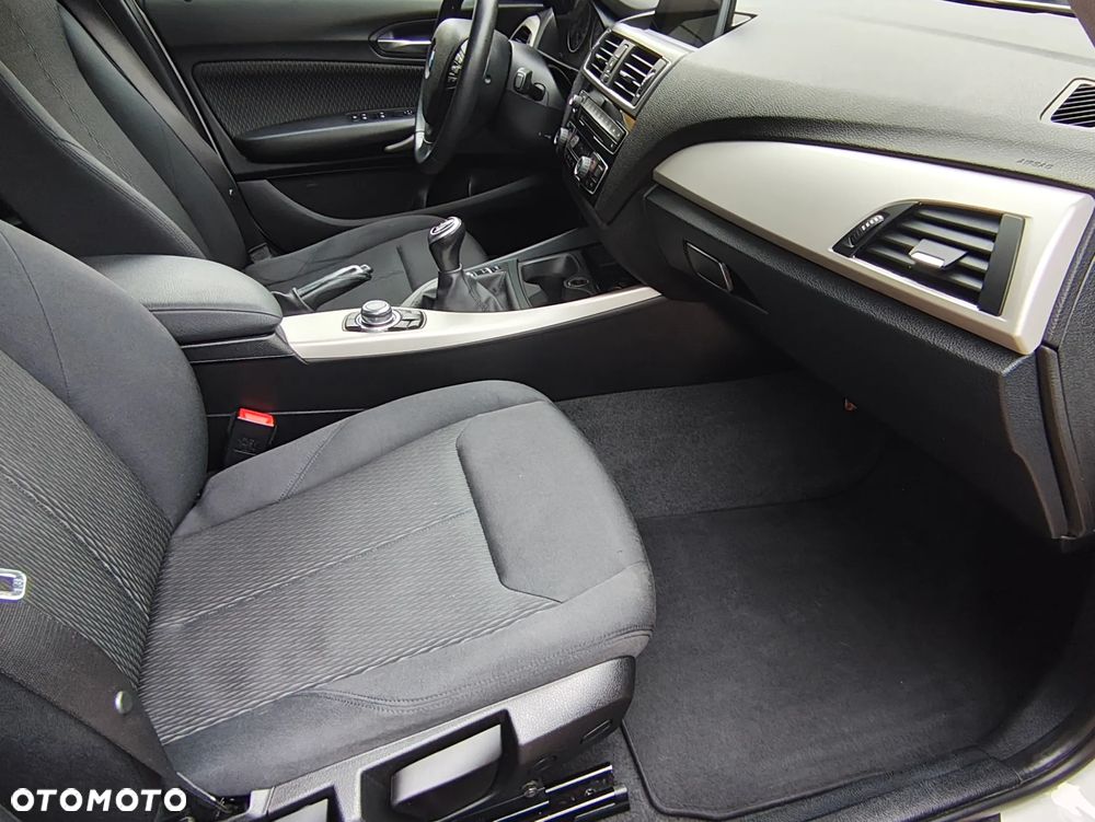 BMW Seria 1 118d xDrive Edition Metropolitan - 31