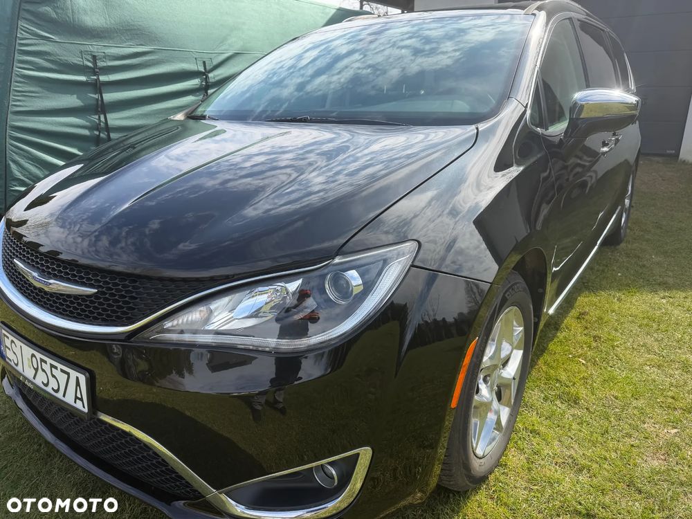 Chrysler Pacifica - 3