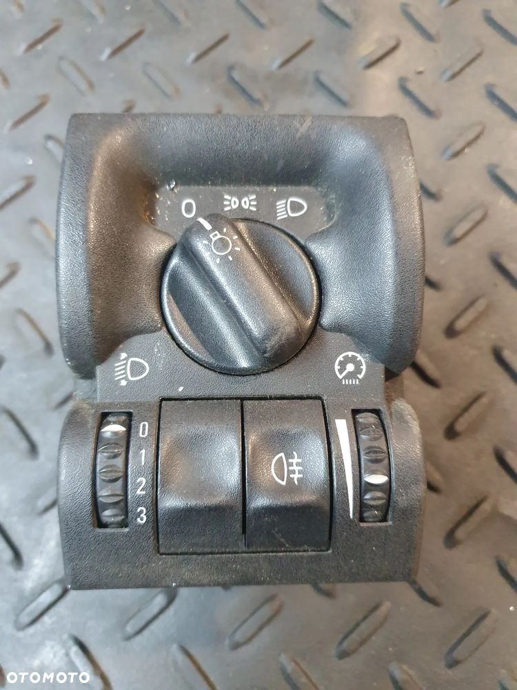 WŁĄCZNIK PRZEŁĄCZNIK ŚWIATEŁ OPEL VECTRA B 90569813 - 1