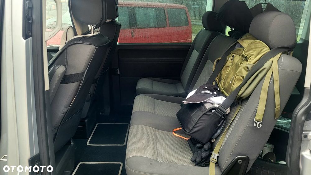 Volkswagen Caravelle - 12