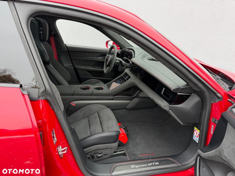 Porsche Taycan 105kWh GTS - 12