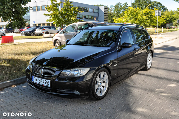 BMW Seria 3 325i Touring